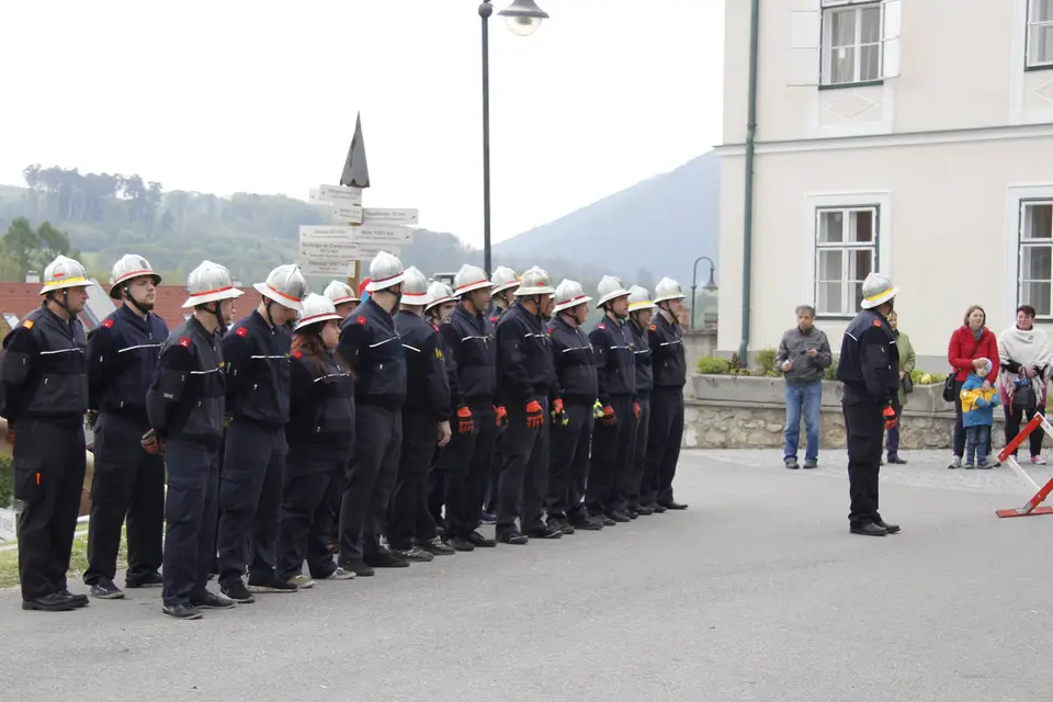 Maibaumaufstellen – Foto 1 von 1