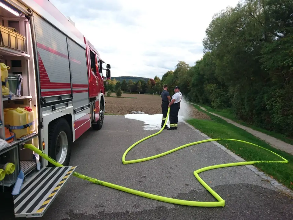 Übung Pumpenbetrieb HLF3 – Foto 5 von 7