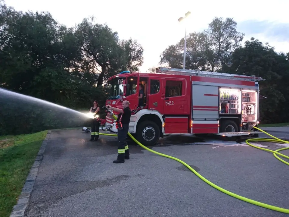 Übung Pumpenbetrieb HLF3 – Foto 7 von 7