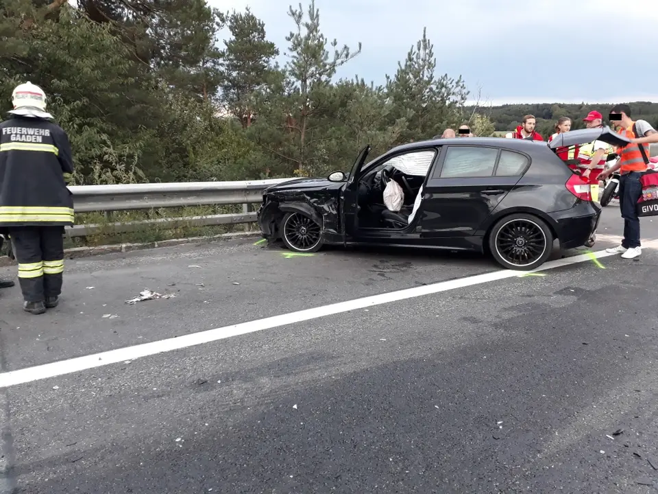 Unfall mit vier PKW auf A21 – Foto 3 von 9