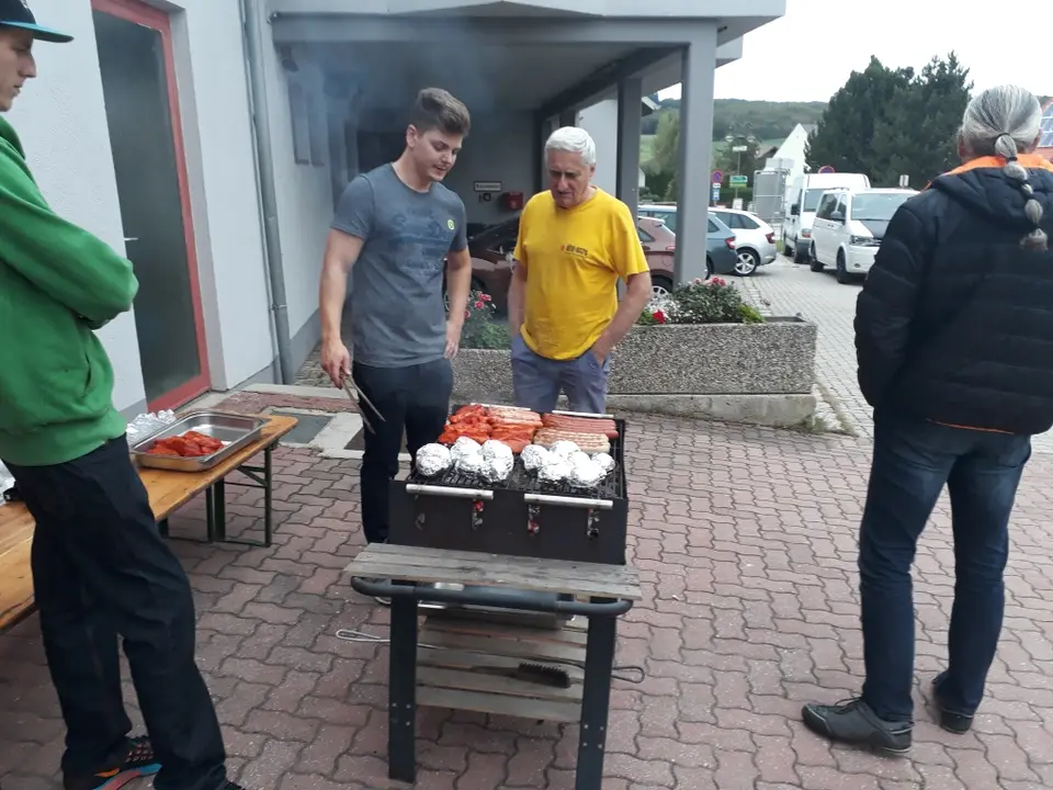 Grillabend bei der Feuerwehr – Foto 1 von 7