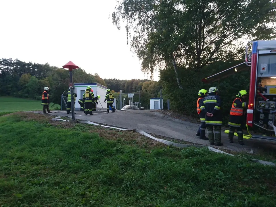 Übung bei Pipeline-Schieberstation – Foto 2 von 8