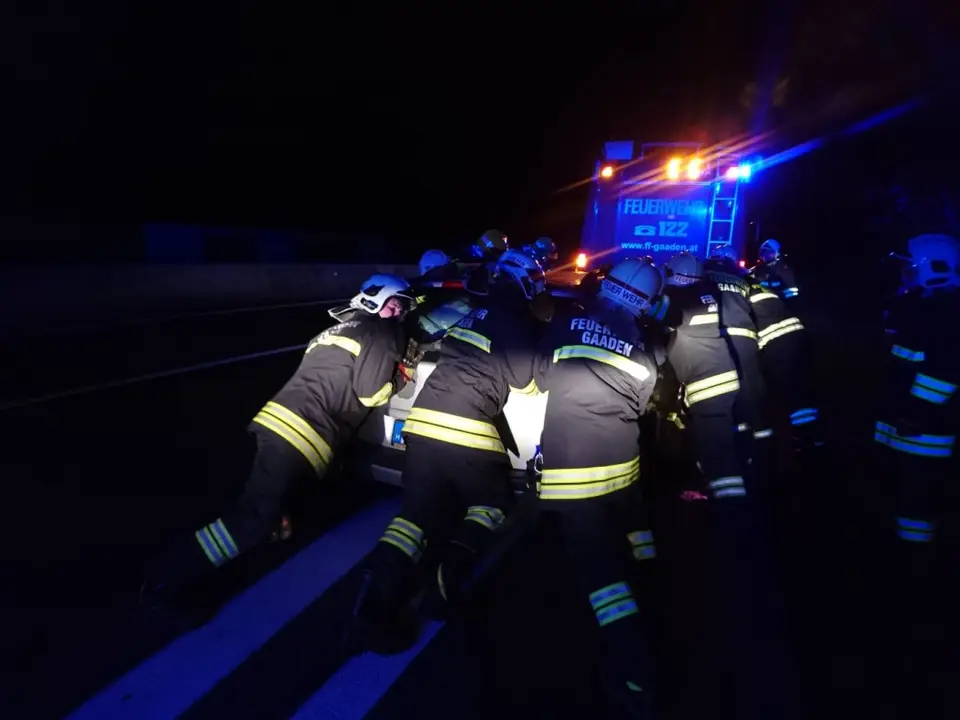 Verkehrsunfall auf der A21 – Foto 3 von 5