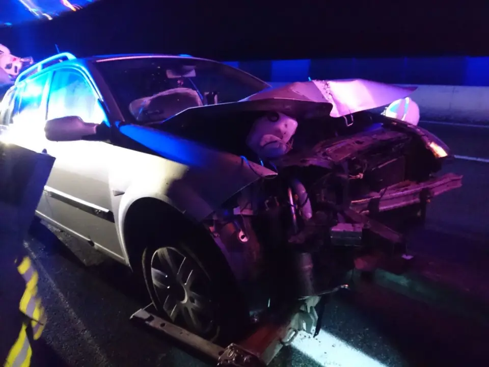 Verkehrsunfall auf der A21 – Foto 4 von 5