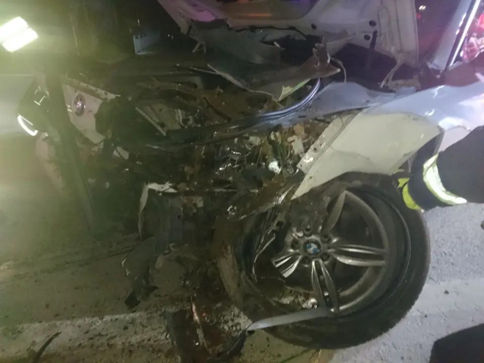 Verletzte Person bei PKW-Unfall – Foto 3 von 6