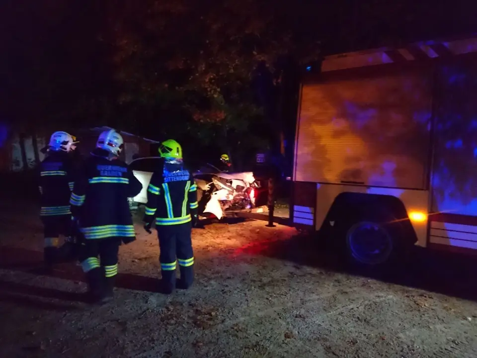 Verletzte Person bei PKW-Unfall – Foto 6 von 6