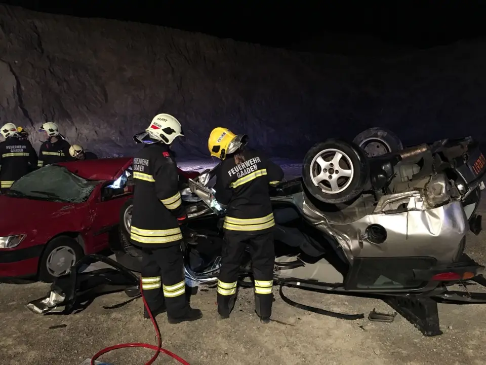 Übung „Personenrettung aus KFZ“ – Foto 3 von 7