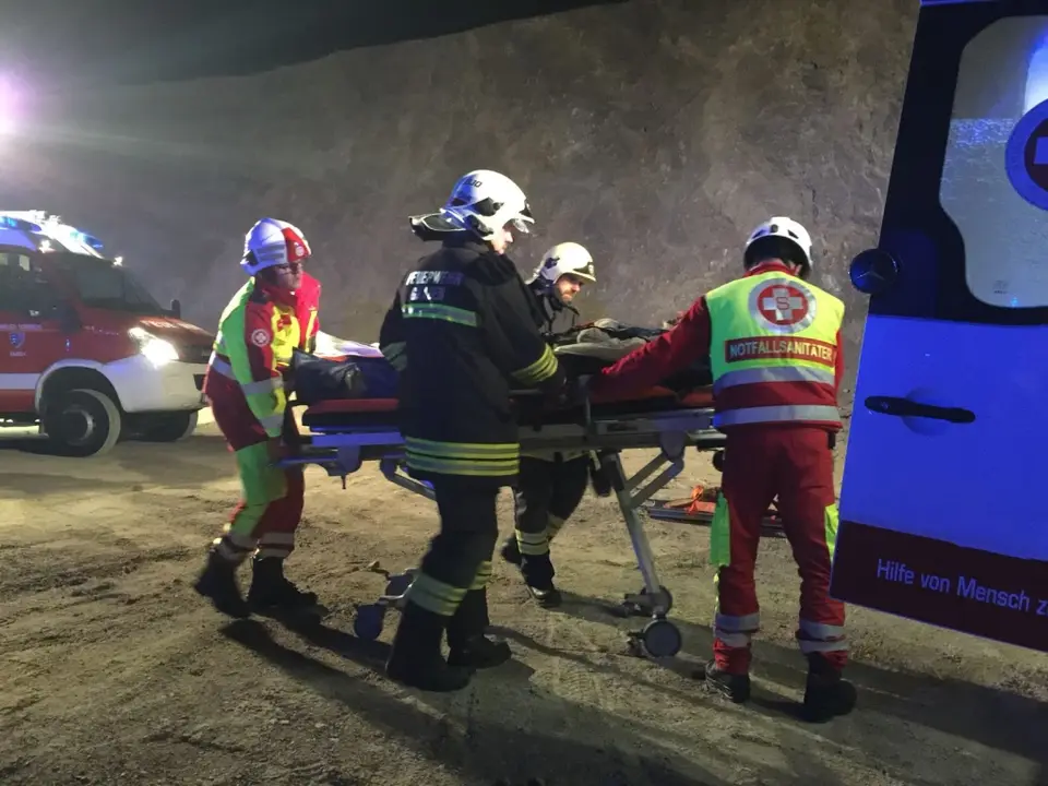 Übung „Personenrettung aus KFZ“ – Foto 6 von 7