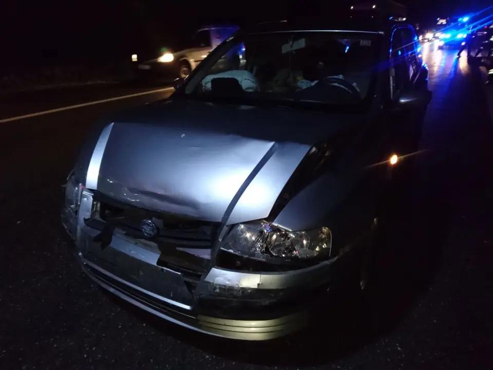 Zwei verunfallte PKW auf A21 – Foto 1 von 6