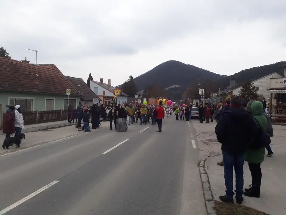 Faschingsumzug – Foto 2 von 6