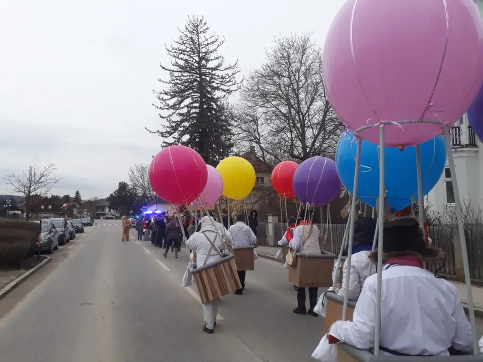 Faschingsumzug – Foto 4 von 6
