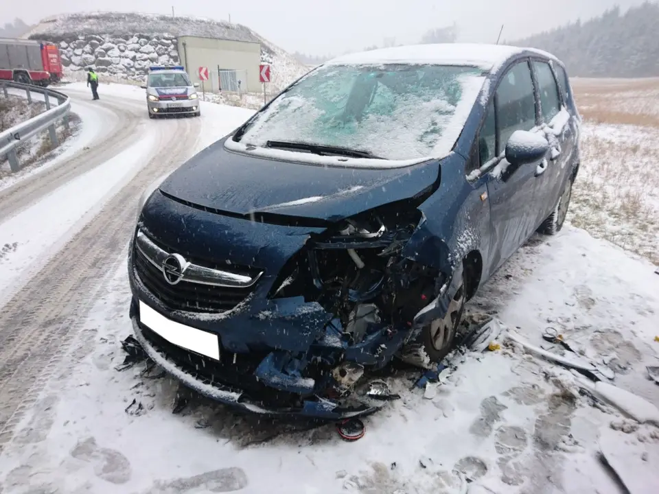 Mehrere Einsätze nach Schneefall – Foto 2 von 10