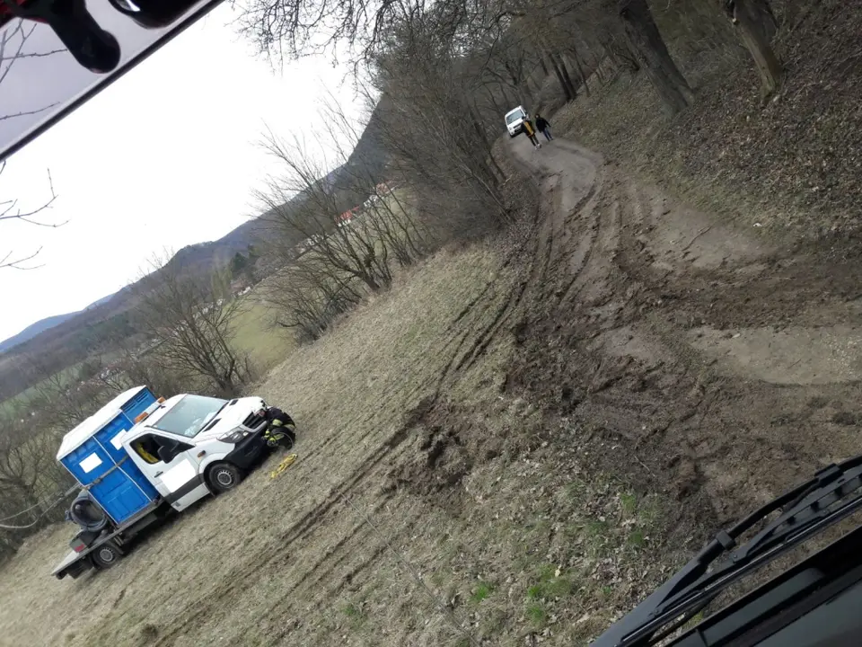 Ungewöhnliche Fahrzeugbergung – Foto 1 von 5