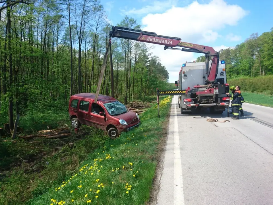 PKW-Bergung nach Überschlag – Foto 4 von 7