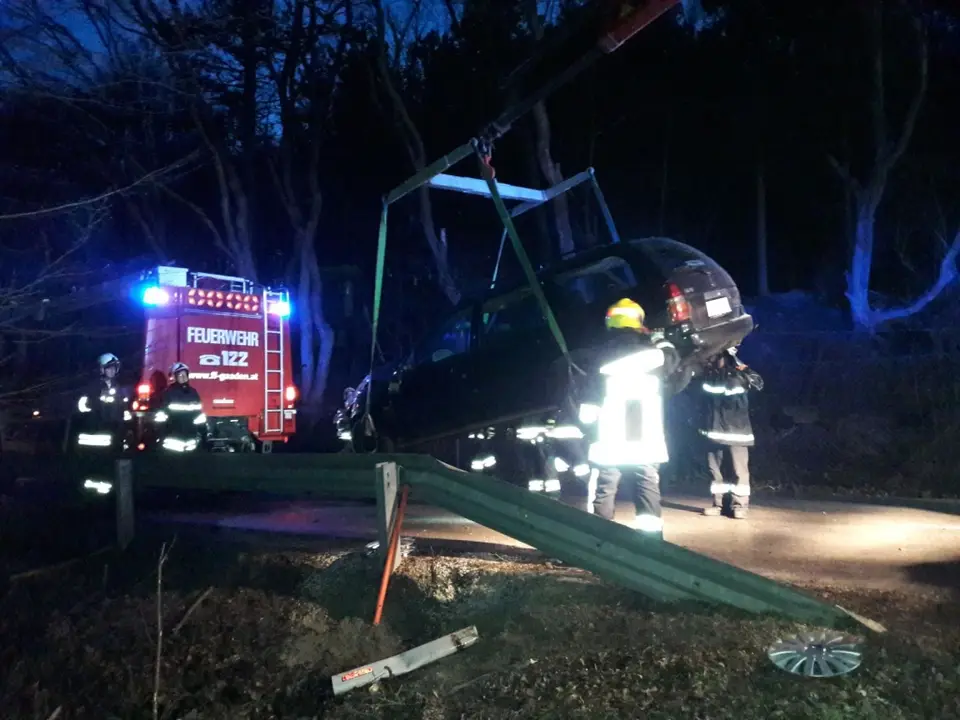 Verkehrsunfall mit Fahrerflucht – Foto 9 von 10