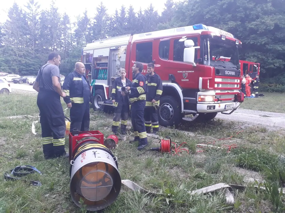 Übung Schaum und Schutzanzüge – Foto 1 von 5