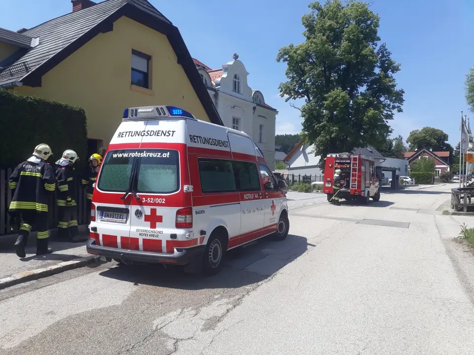 Kleinkind in PKW eingeschlossen – Foto 2 von 3