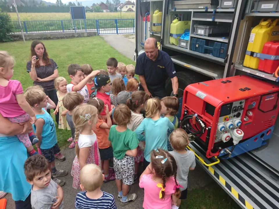 Besuch im Kindergarten – Foto 3 von 8