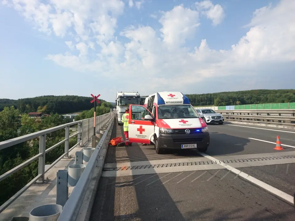 Verkehrsunfall A21 – Foto 2 von 5
