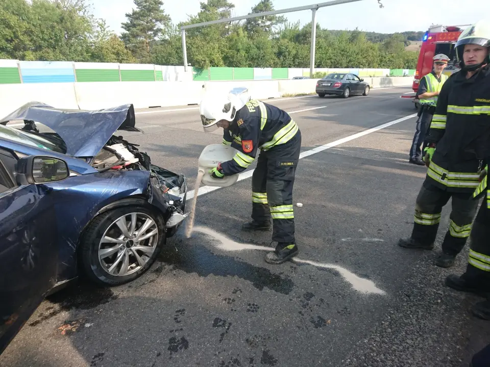 Verkehrsunfall A21 – Foto 3 von 5
