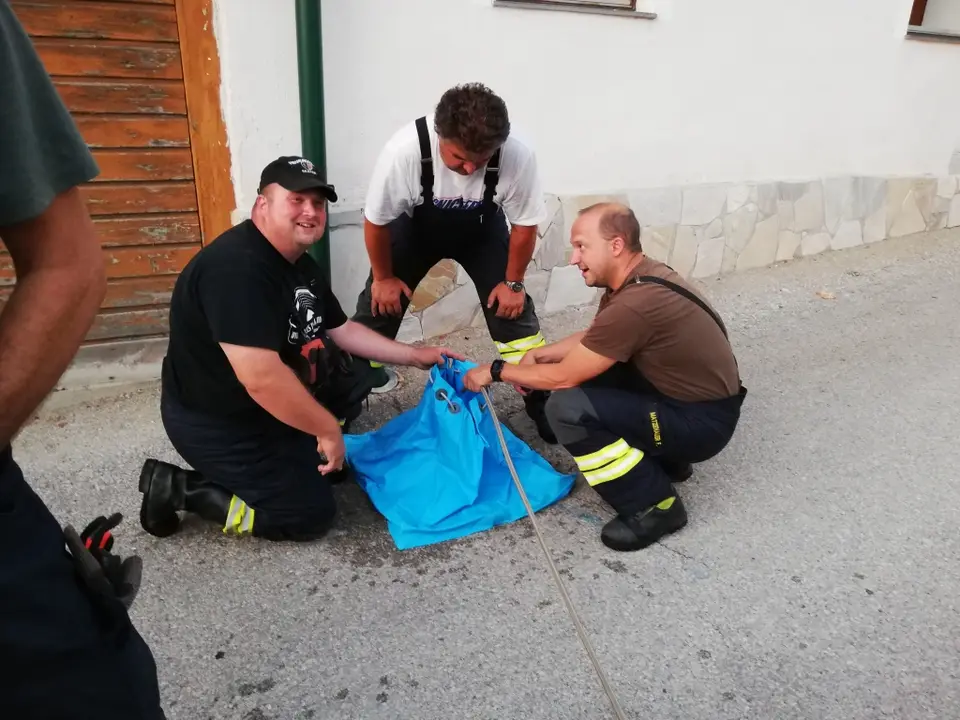 Übung Ölsperre und Kanalabdichtung – Foto 5 von 5