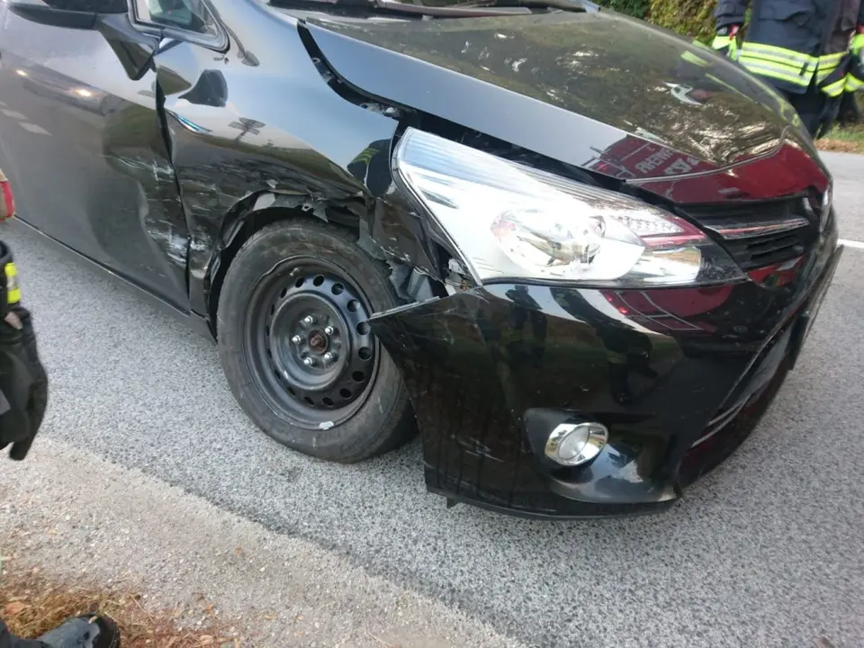 Verkehrsunfall mit zwei PKW – Foto 3 von 3