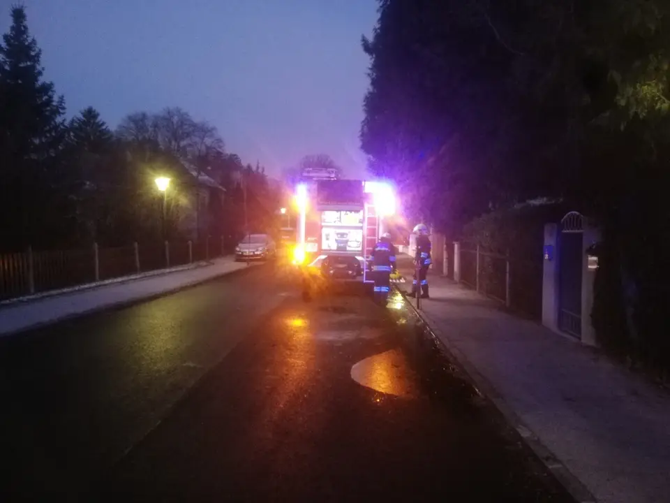 Drei Müllbehälter in Vollbrand – Foto 12 von 12