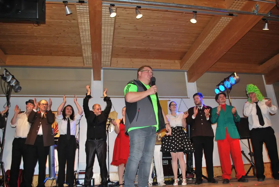 Feuerwehr-Ball – Foto 15 von 16