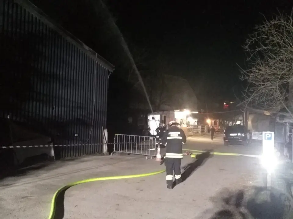 Brandeinsatz-Übung im Reitstall – Foto 1 von 3