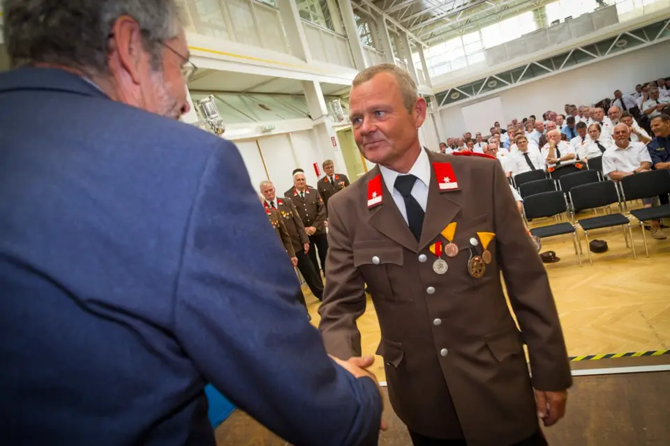 Ehrungen bei Bezirksfeuerwehrtag – Foto 2 von 6