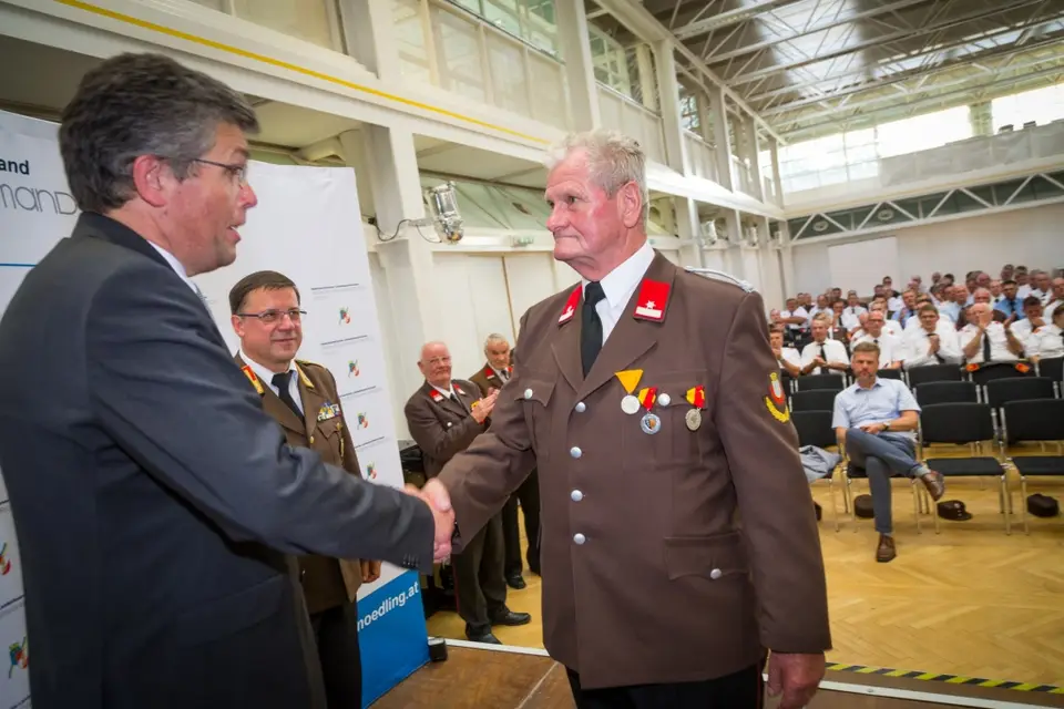 Ehrungen bei Bezirksfeuerwehrtag – Foto 4 von 6