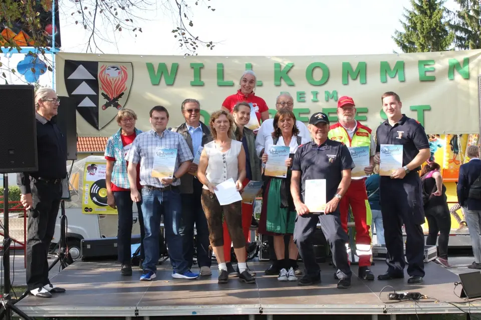 Ehrungen bei Dorffest – Foto 2 von 2