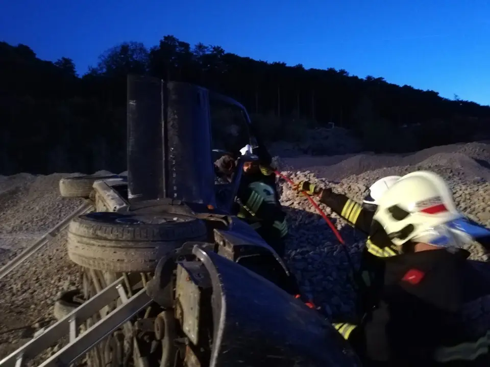 Übung Menschenrettung aus KFZ – Foto 2 von 5