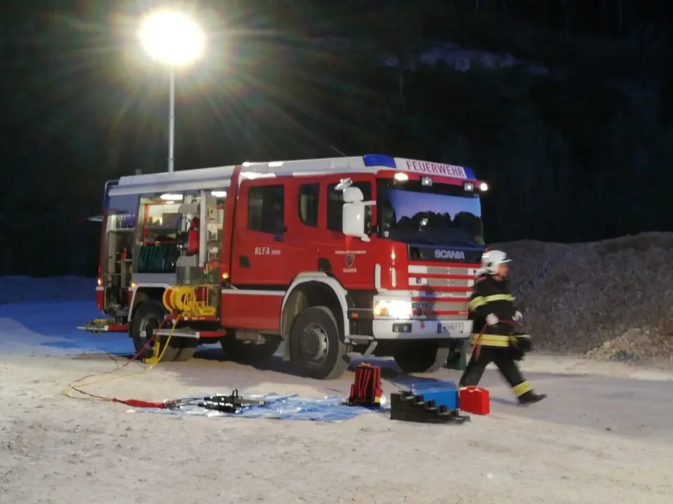 Übung Menschenrettung aus KFZ – Foto 4 von 5