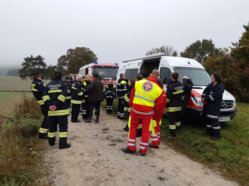 Übung mit Rettungshunden – Foto 6 von 12