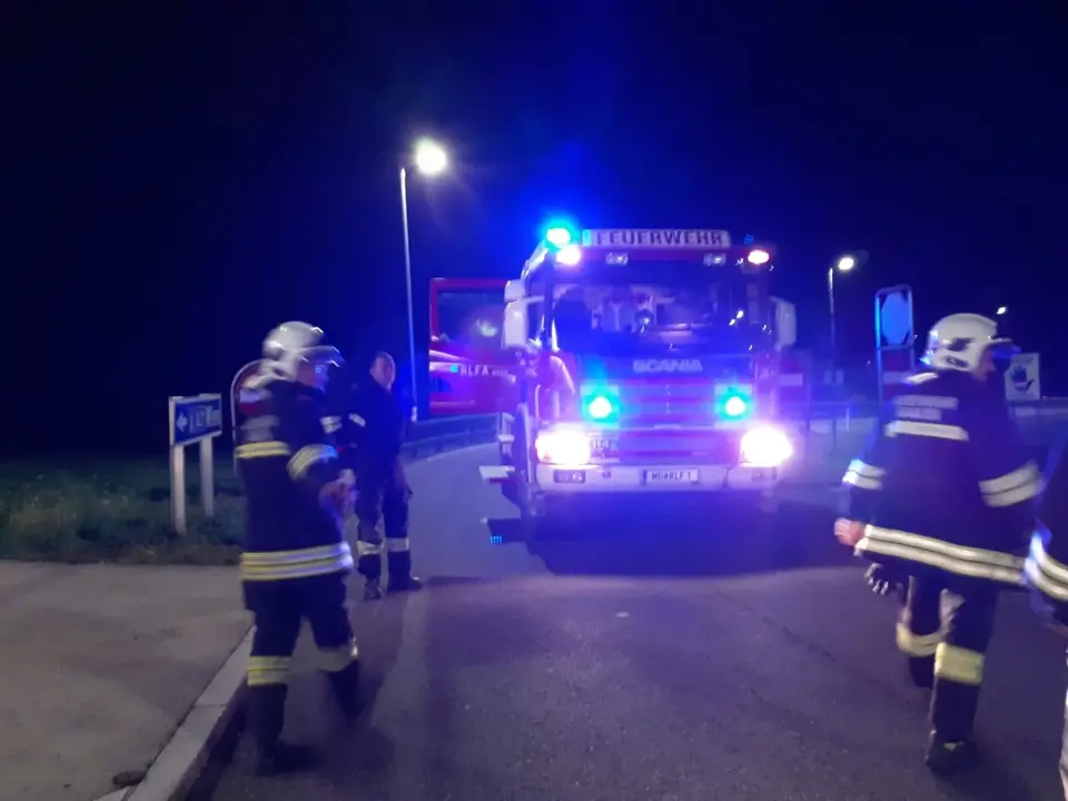 Verkehrsunfall A21 – Foto 1 von 2