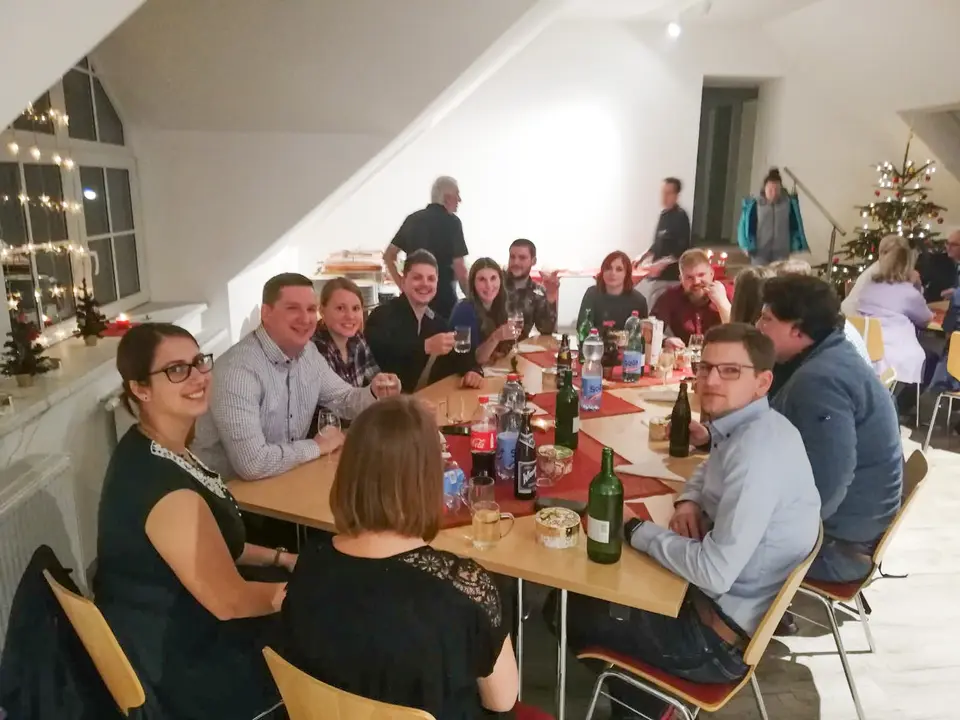 Weihnachtsfeier – Foto 1 von 2