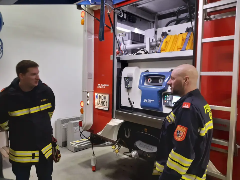 Fahrzeugschulung HLF3 – Foto 2 von 3