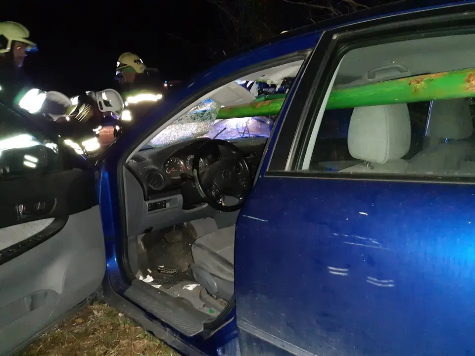 Schranken durchbohrt PKW – Lenker unverletzt – Foto 2 von 6