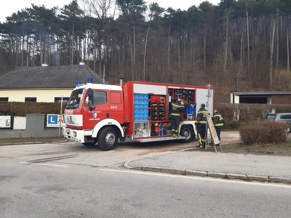 Langwieriger Schadstoffeinsatz – Foto 3 von 3