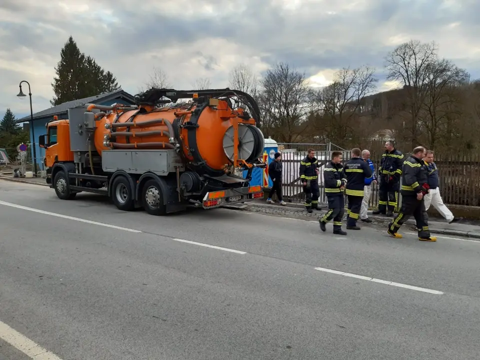 Langwieriger Schadstoffeinsatz – Foto 1 von 3