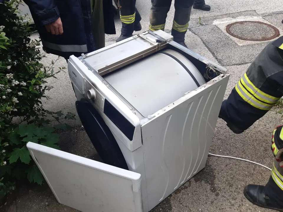 Trockner in Brand geraten – Foto 3 von 3