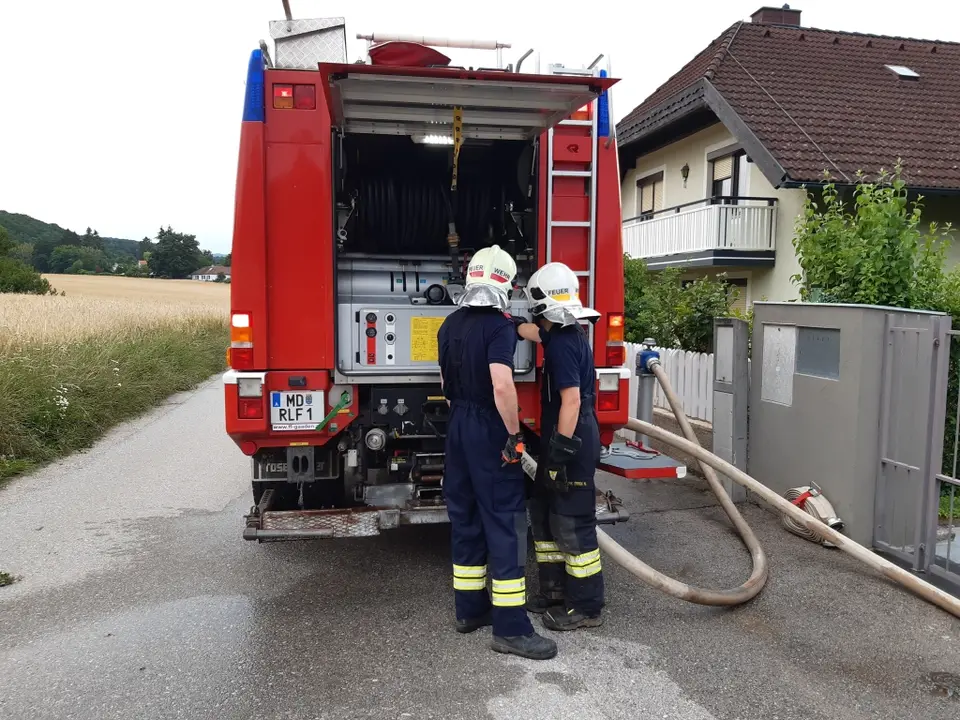 Übung Löschwasserförderung – Foto 3 von 8