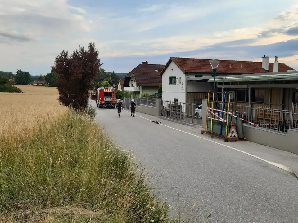 Übung Löschwasserförderung – Foto 4 von 8