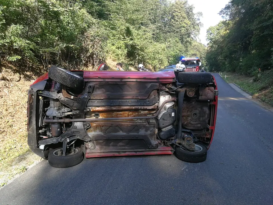 Verkehrsunfall auf der L4010 – Foto 1 von 3