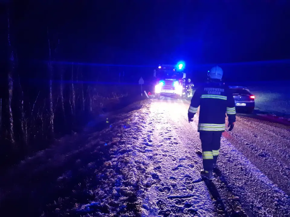 Verkehrsunfall auf der L4010 – Foto 3 von 3
