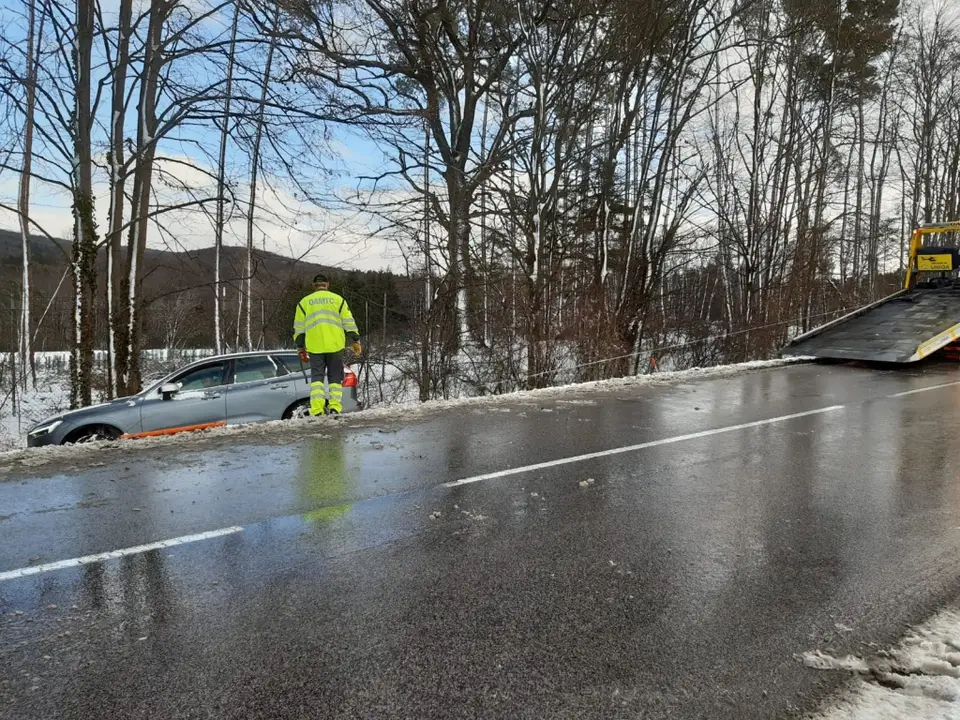 Fahrzeugbergung auf der L4010 – Foto 3 von 4