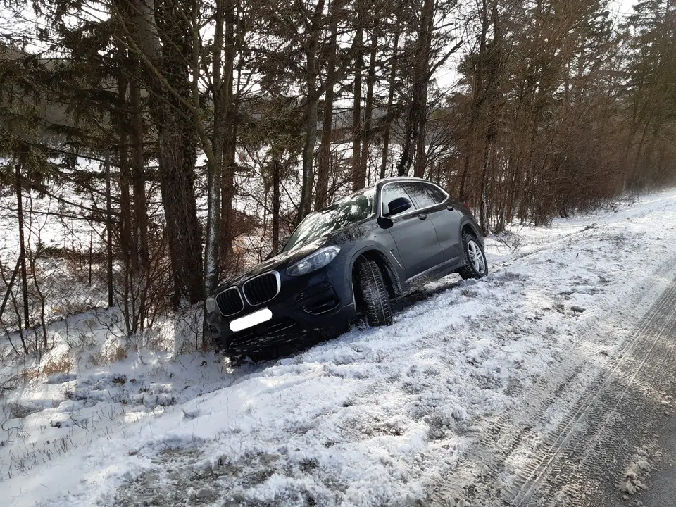 Fahrzeugbergung auf der L4010 – Foto 2 von 3