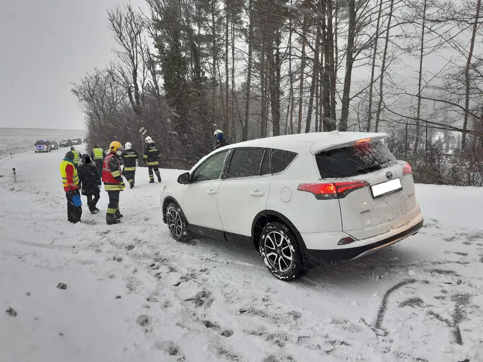 Fahrzeugbergung auf der L4010 – Foto 2 von 3
