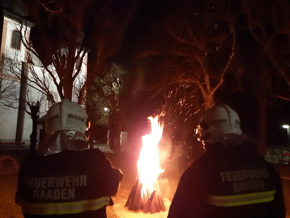 Osterfeuer – Foto 1 von 2